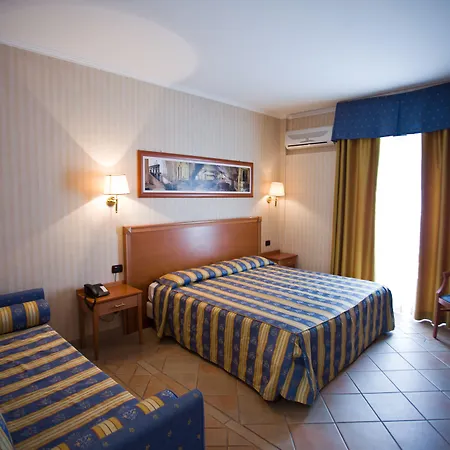 Palace San Michele فندق Monte SantʼAngelo