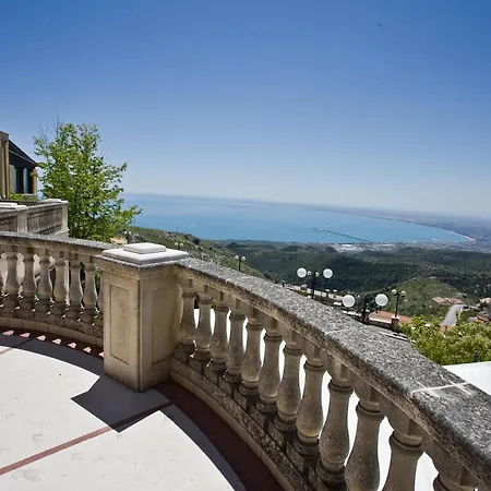 パレス サン ミケーレ モンテ・サンタンジェロ